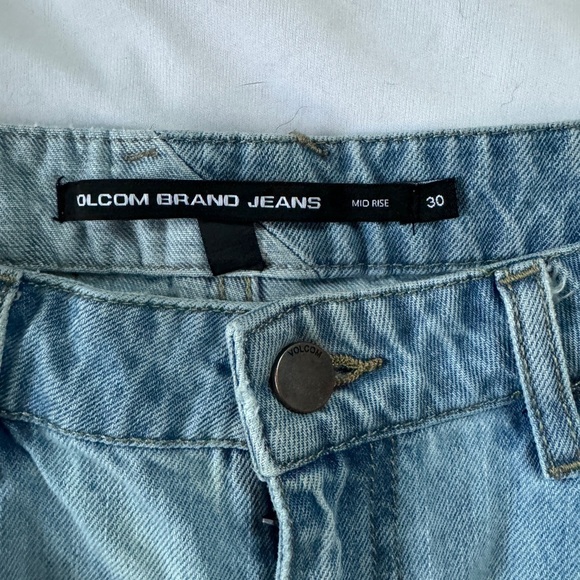 4/$25 Like new mid rise Volcom Blue Jean Shorts with Frayed Hem sz 30 - Picture 2 of 4